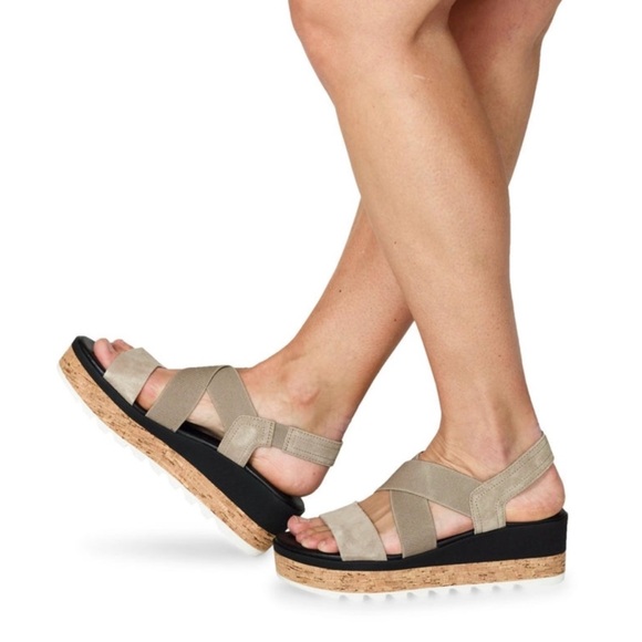 Sorel Women's Tan Crisscross Sandals - Picture 1 of 10